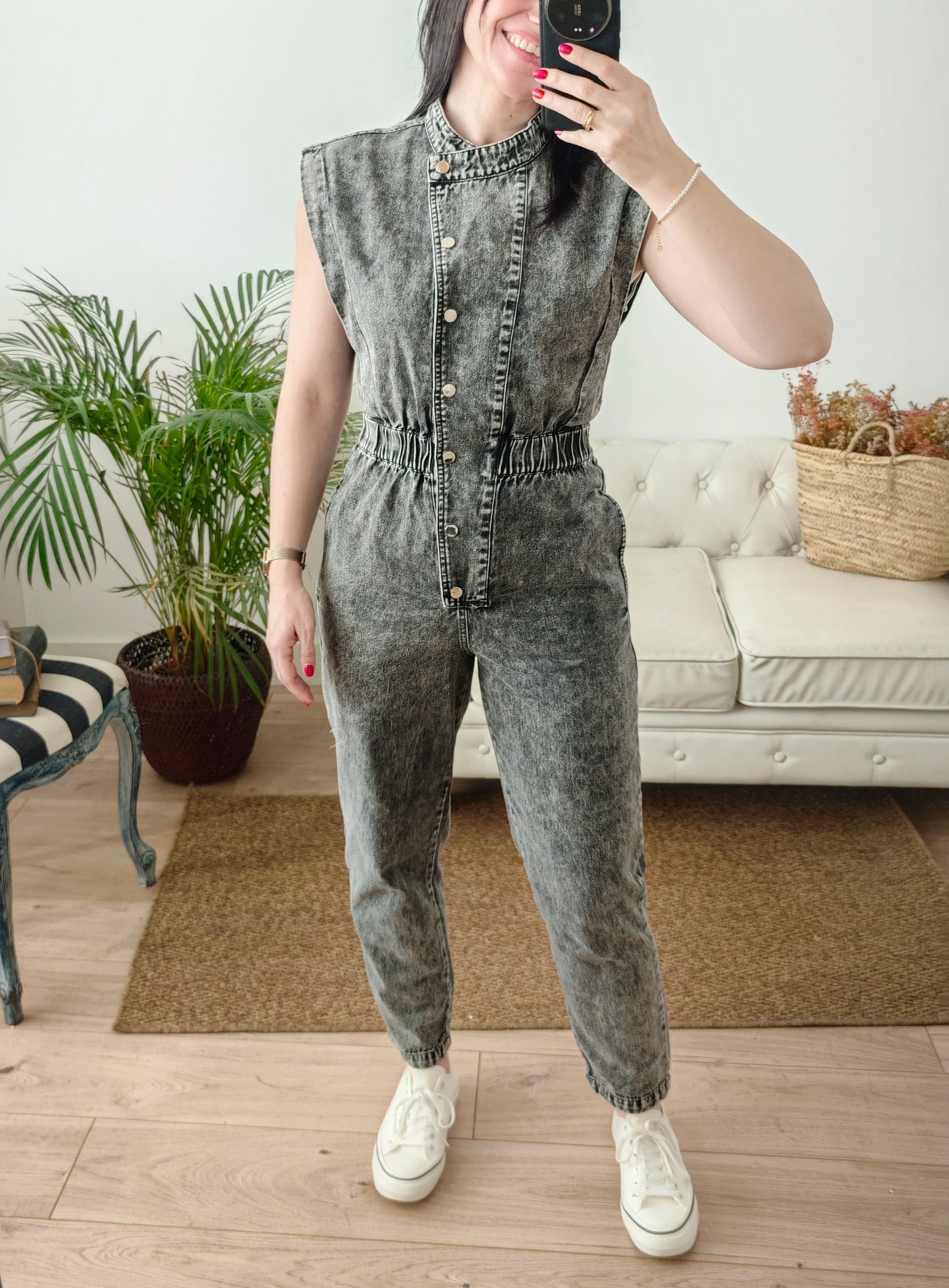 Mono Tina gris deslavado