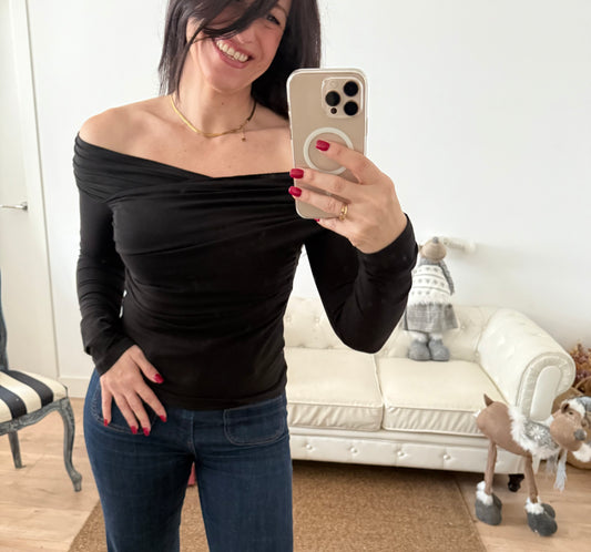 Blusa cruzada negra