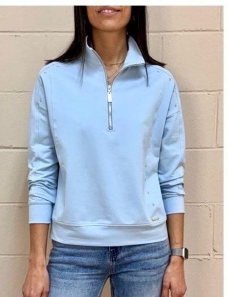 Sudadera tachas celeste